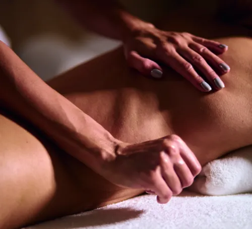 Nahaufnahme Rückenmassage