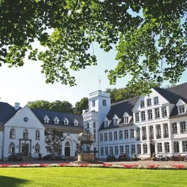 Schloss Breitenburg Front
